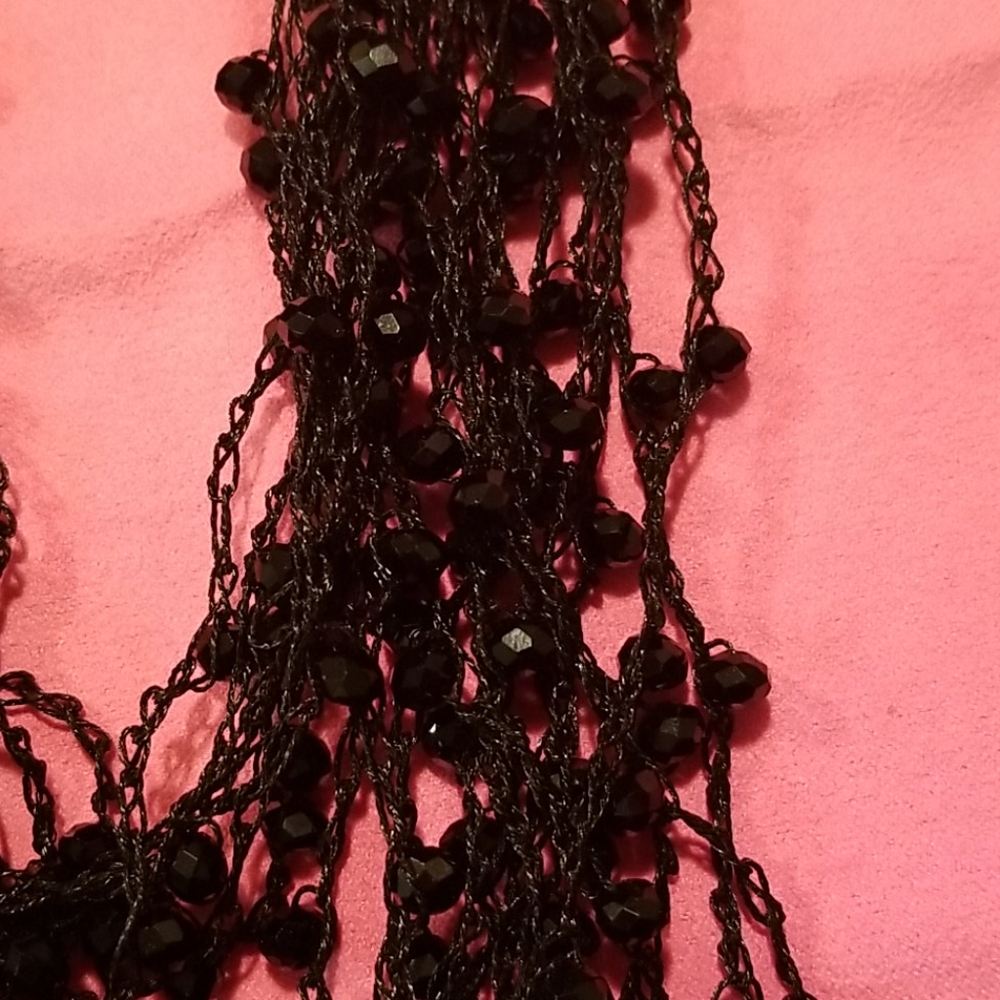 Multilayered necklace - Picture 2 of 2